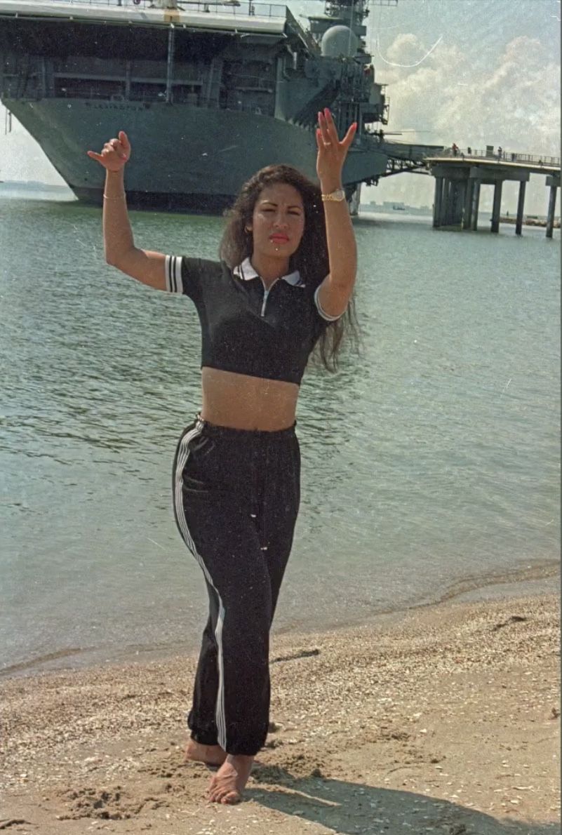 iphone selena quintanilla wallpaper 0071