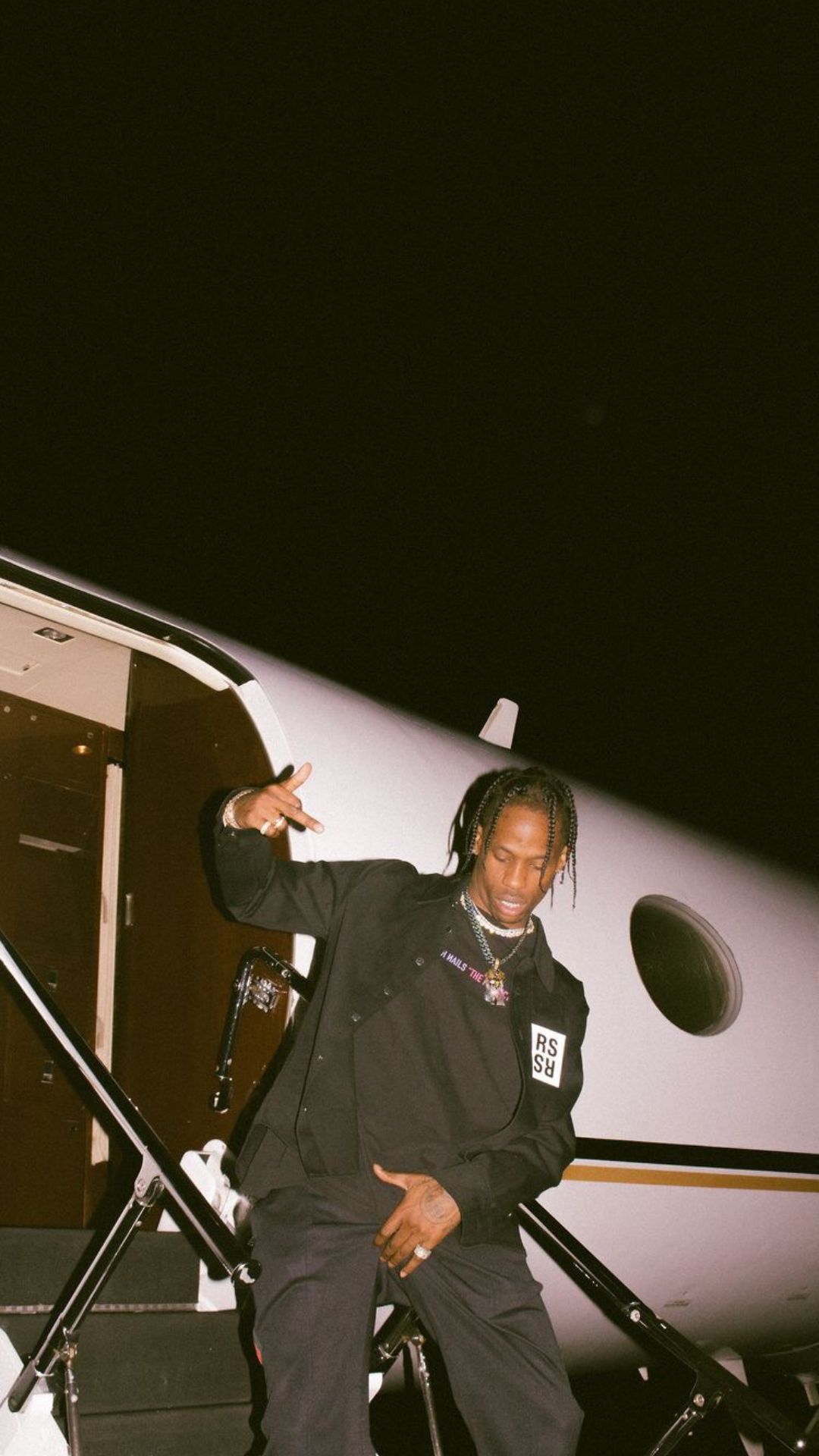 travis scott wallpaper for iphone SE